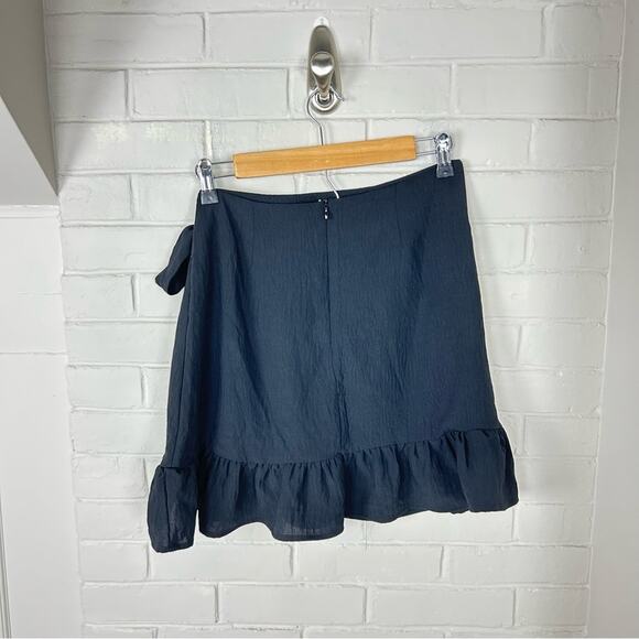 Pink Lily Classic Black Faux Wrap Ruffle Skirt Size M - Picture 9 of 10